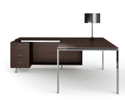 Chefzimmerschreibtisch im eleganten Stil